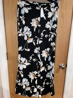 Ovi Black Wide-Leg Pants with White and Brown Floral Print